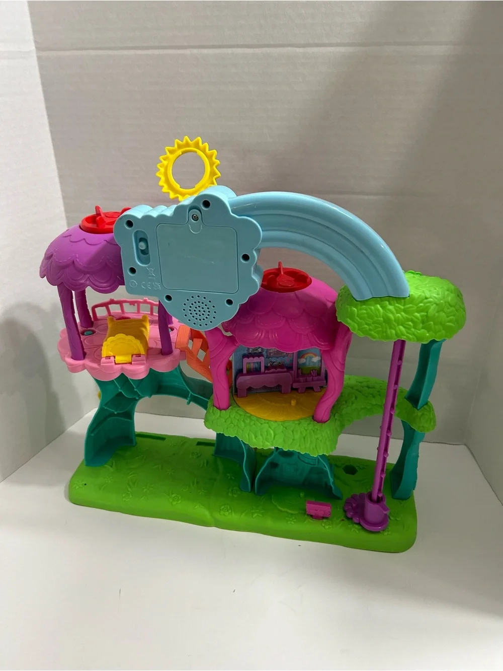 DreamWorks Trolls Treehouse Playset Lights Sounds Rainbow Slide Figure House